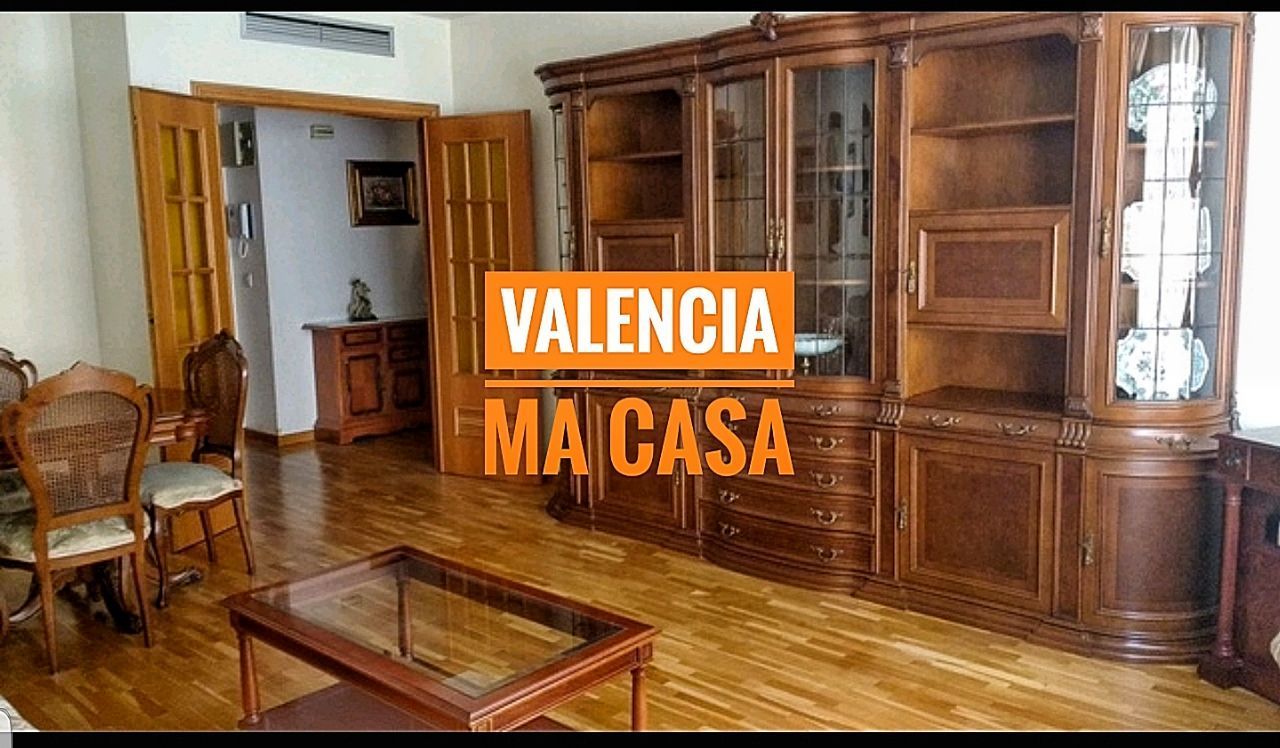 Sala d'estar de Pis de lloguer en  Valencia Capital amb Aire condicionat, Calefacció i Moblat