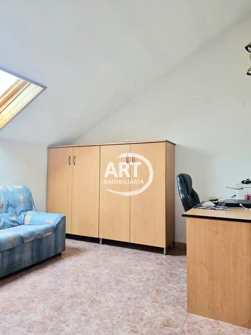 Einfamilien-Reihenhaus zur Miete in Godella mit Klimaanlage, Heizung und Terrasse