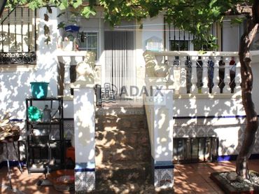 Casa amb balcó en venda a Tomelloso