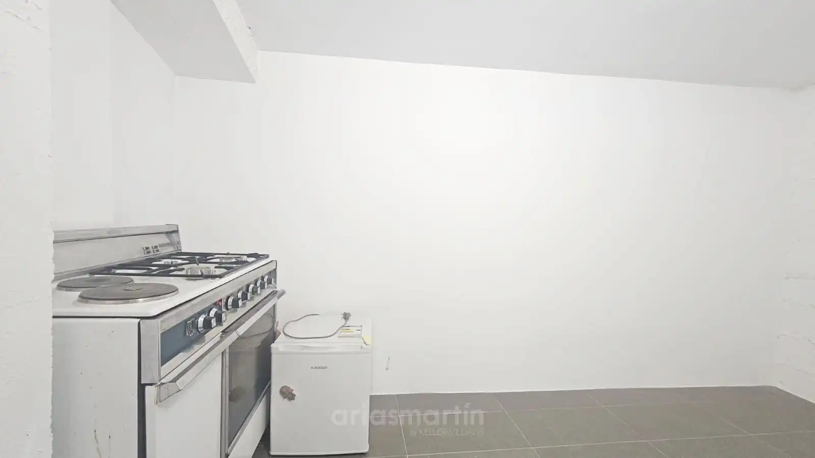 Cocina de Piso en venta en Salamanca con Calefacción, Terraza y Trastero