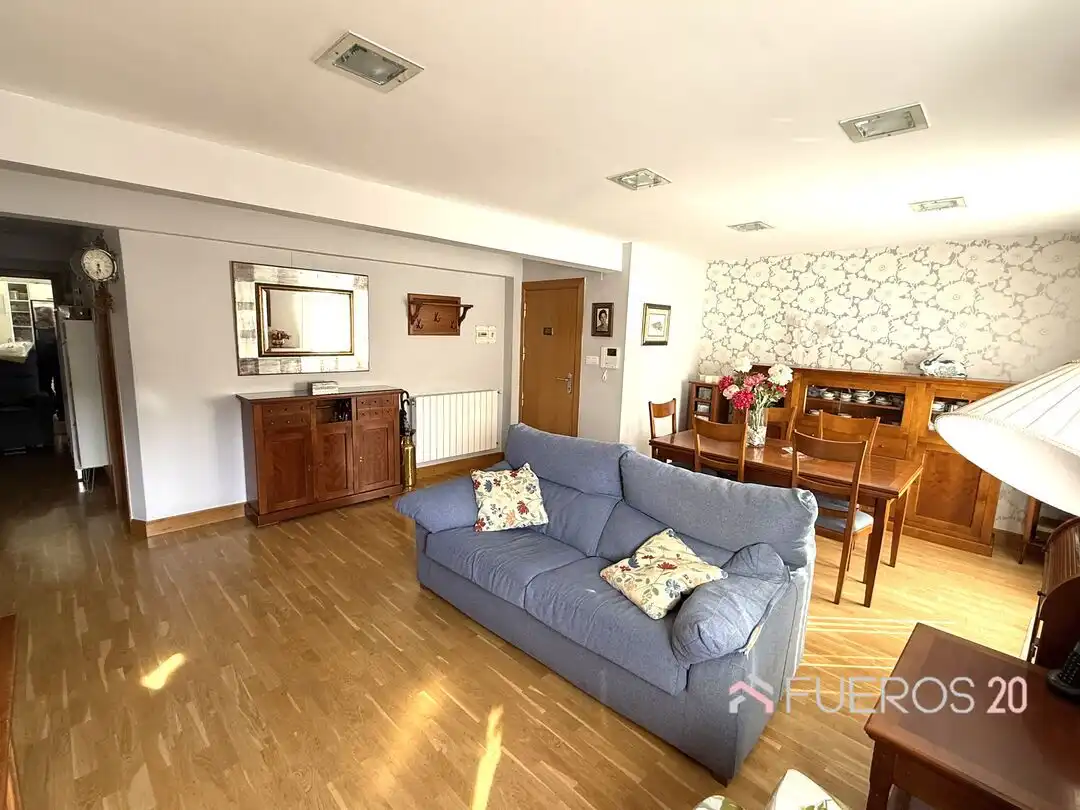 Sala d'estar de Pis en venda en Barakaldo  amb Calefacció, Terrassa i Moblat