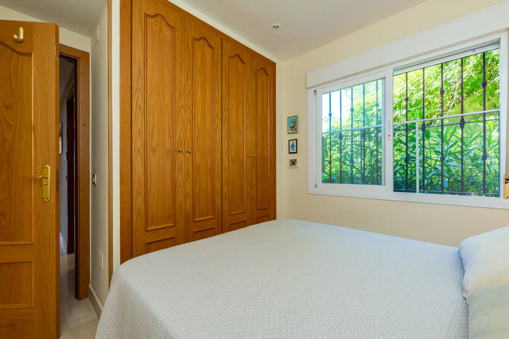 Habitación de Planta baja en venta en Mijas con Aire acondicionado, Jardín privado y Terraza