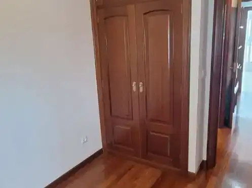 Bedroom of Flat for rent in Vigo   with Air Conditioner, Parquet flooring and Storage room