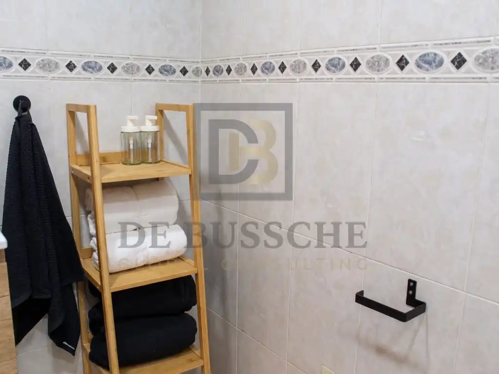 Baño de Piso de alquiler en Torrevieja con Piscina, Amueblado y Lavadora