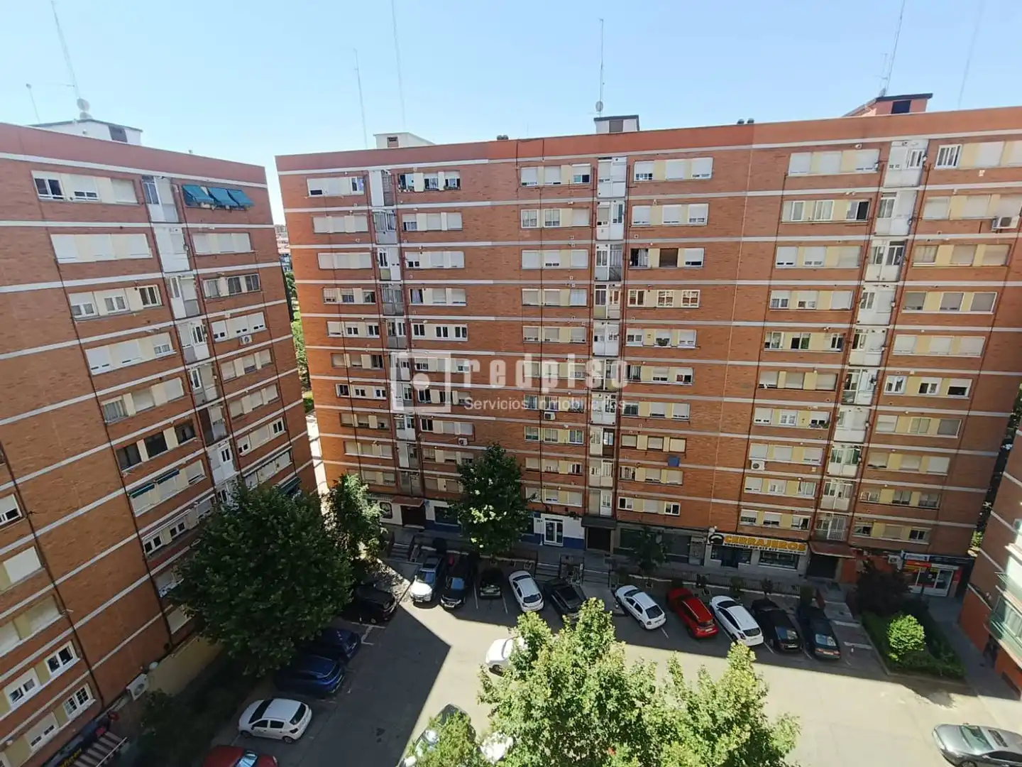 Vista exterior de Pis en venda en Madrid amb Calefacció i Terrassa