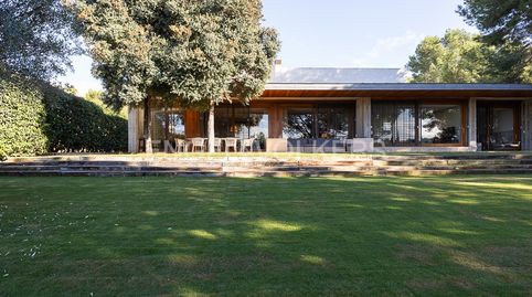 Gran propiedad contemporánea con piscina en Torre en Conill
