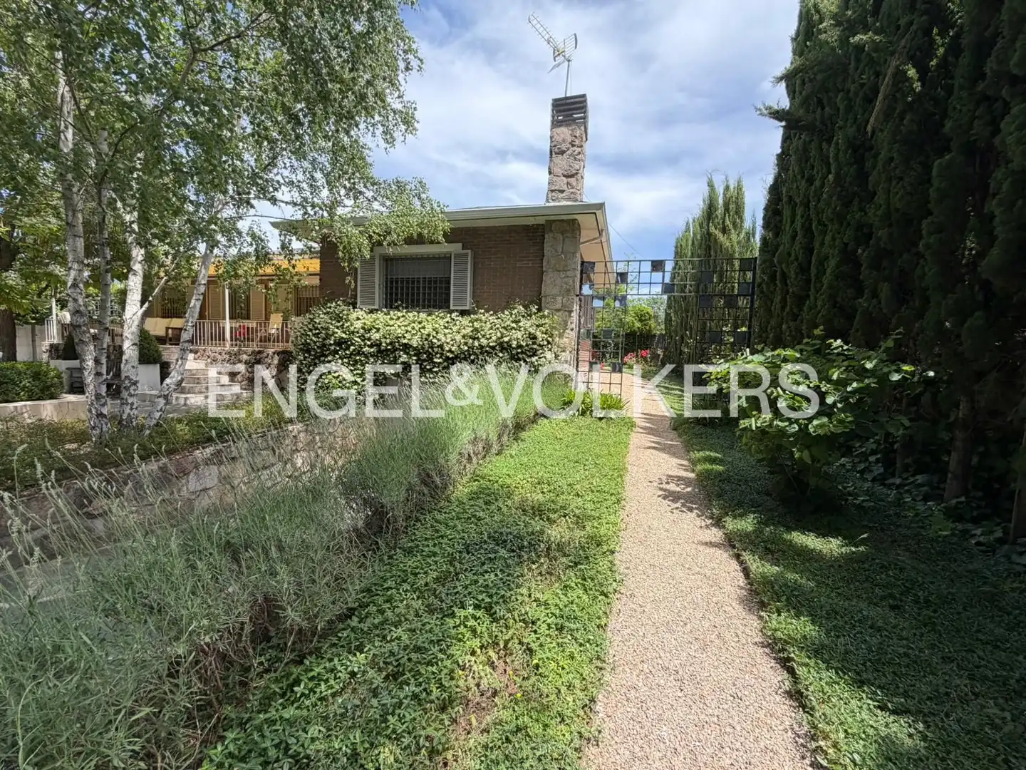 Vista exterior de Casa o chalet de alquiler en Soto del Real con Aire acondicionado, Calefacción y Jardín privado