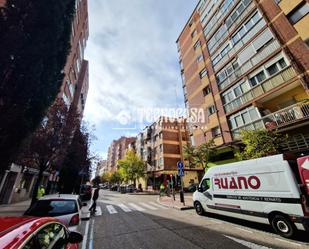 Vista exterior de Pis en venda en Valladolid Capital amb Calefacció, Terrassa i Traster