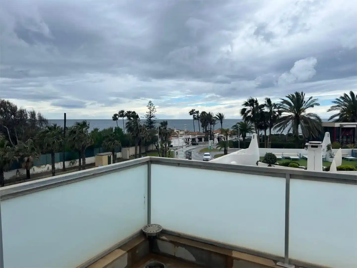 Vista exterior de Pis en venda en Motril amb Aire condicionat, Jardí privat i Piscina
