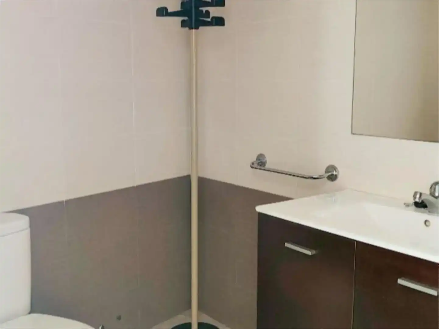 Baño de Finca rústica en venta en Cardeña con Balcón