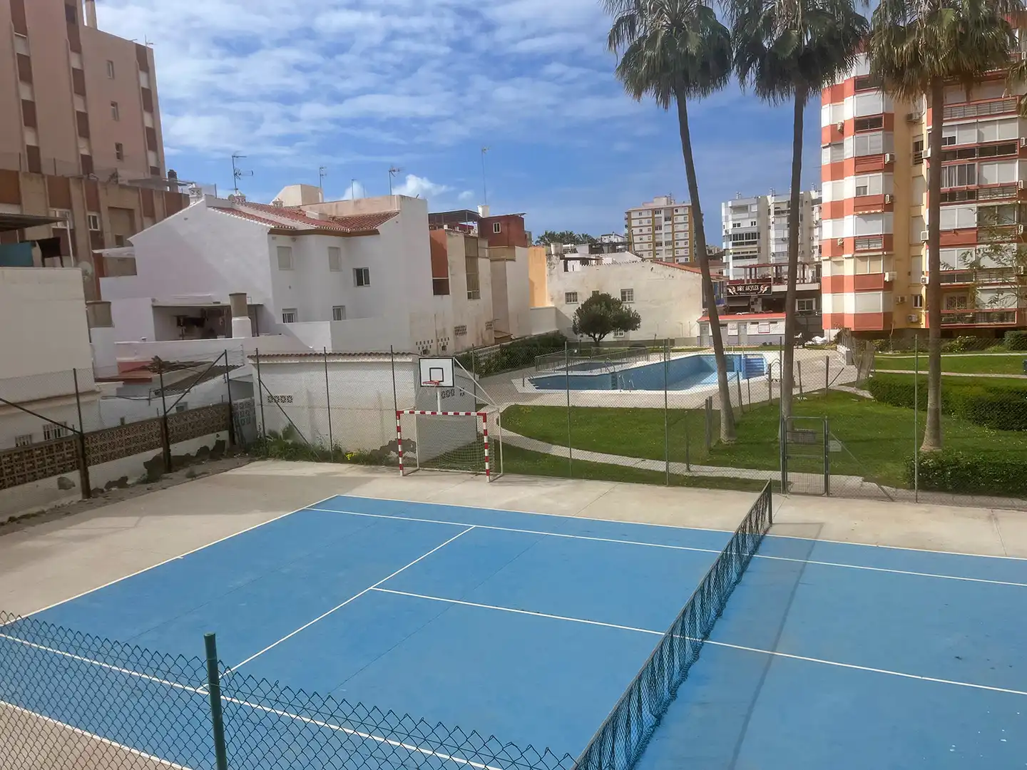 Flat with pool for sale in Torre del Mar
