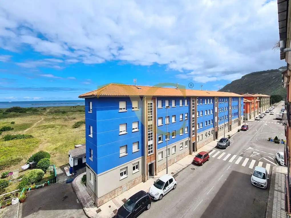 Vista exterior de Dúplex en venta en Soto del Barco con Calefacción y Amueblado
