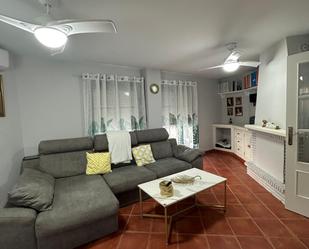 Sala d'estar de Casa o xalet en venda en Algeciras amb Aire condicionat i Traster