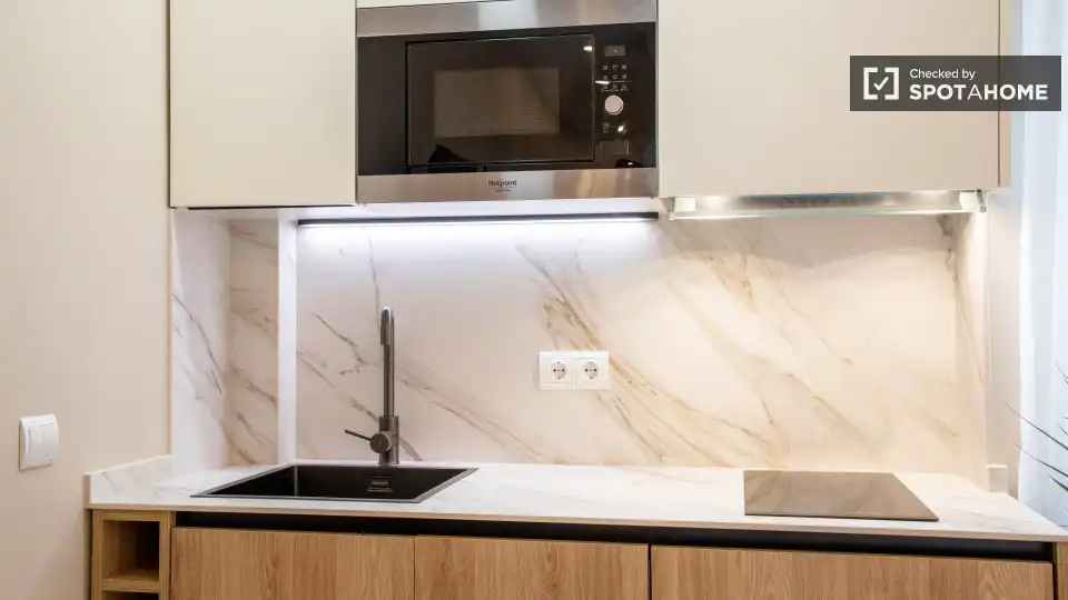Flat for rent in Adelfas