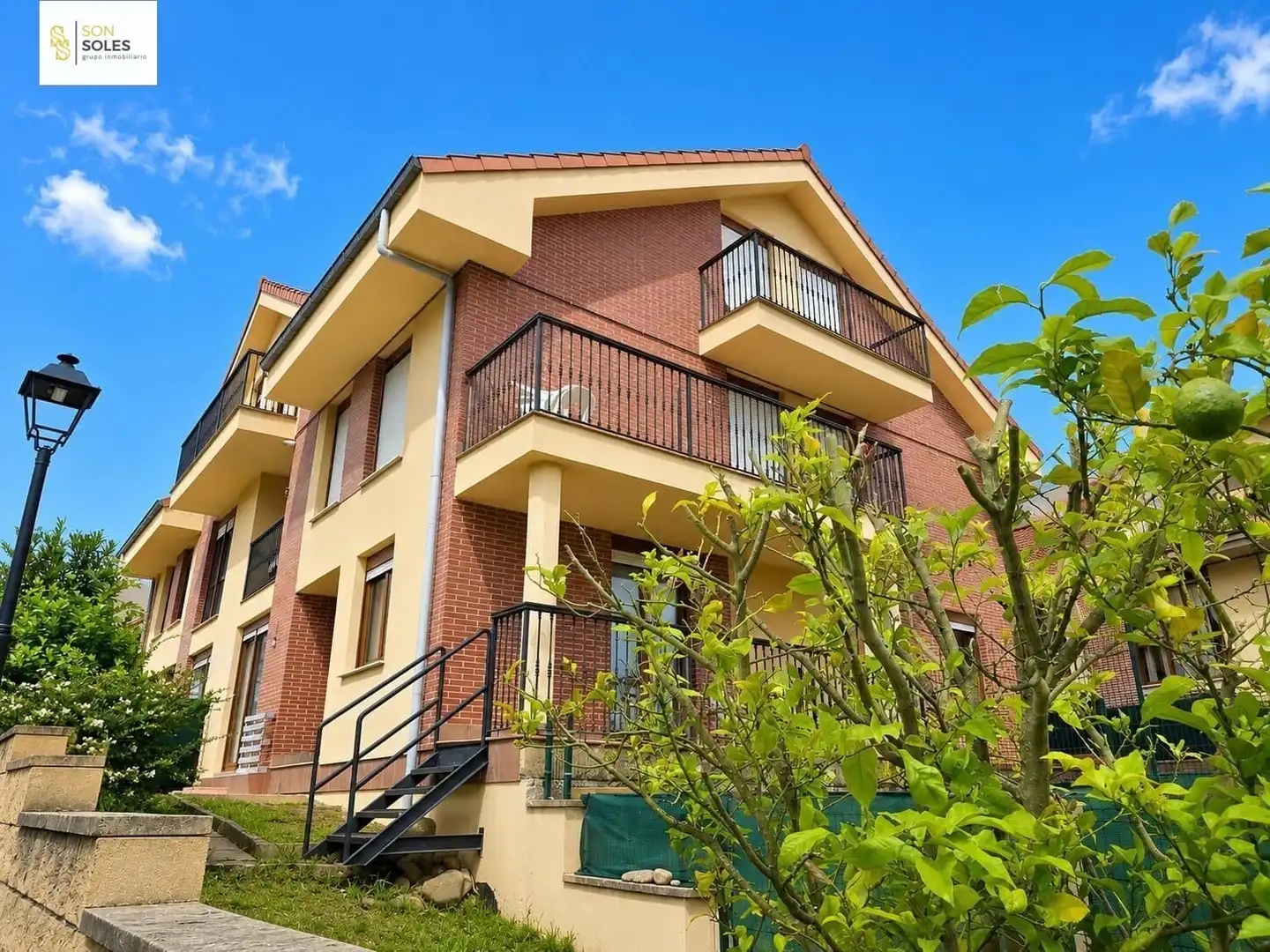 Exterior view of Duplexes for sale in Reocín  with Heating, Parquet flooring and Terrace