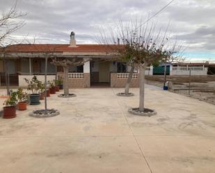 Vista exterior de Casa o xalet en venda en Villena amb Aire condicionat, Calefacció i Jardí privat