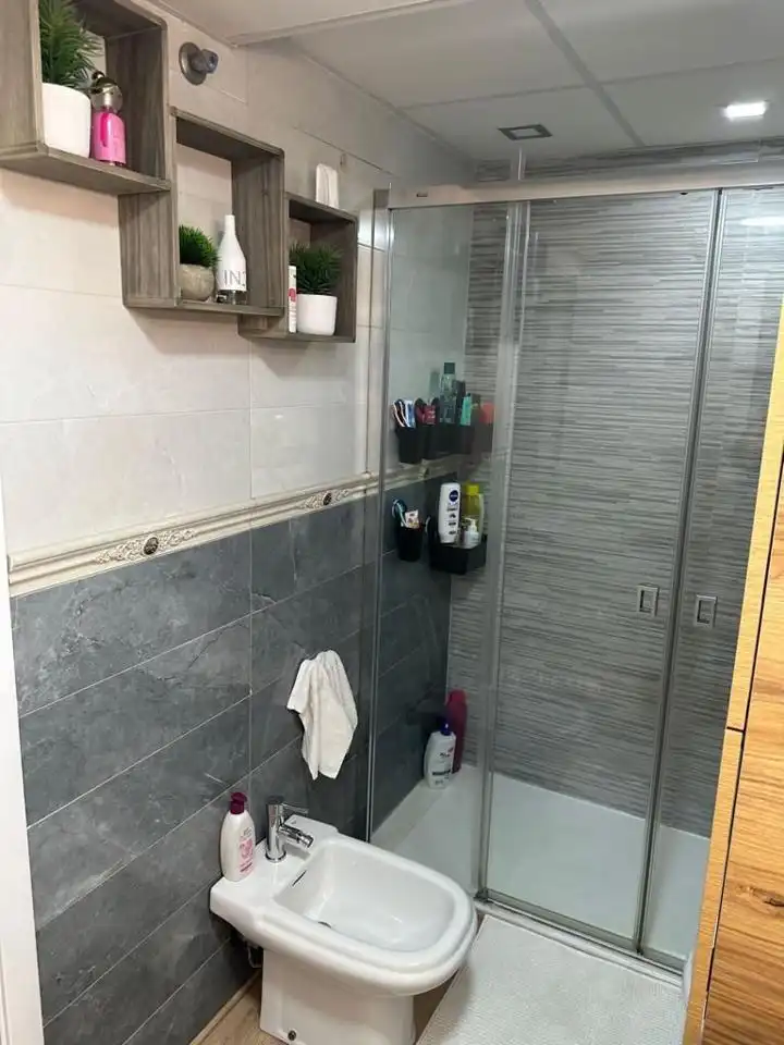 Baño de Piso en venta en Melilla con Aire acondicionado