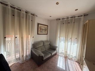 Dormitori de Pis de lloguer en  Valencia Capital amb Moblat i Balcó