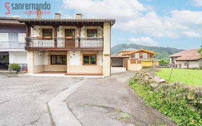 Exterior view of House or chalet for sale in Torrelavega   with Heating, Private garden and Terrace