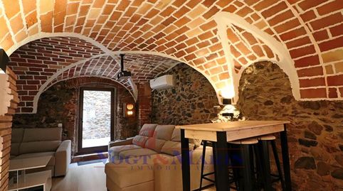 Foto 2 von Einfamilien-Reihenhaus zum Verkauf in Carrer Principal, Garriguella, Girona