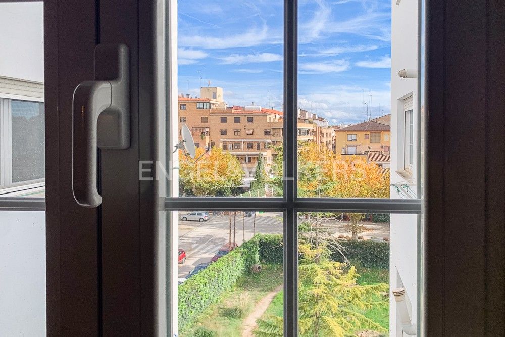 Exterior view of Apartment for sale in Requena  with Air Conditioner, Heating and Storage room