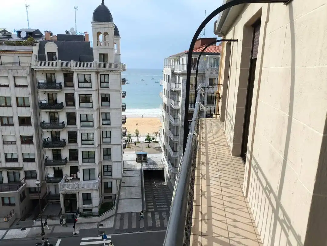 Balcony of Flat for rent in Donostia - San Sebastián   with Oven, Washing machine and Microwave