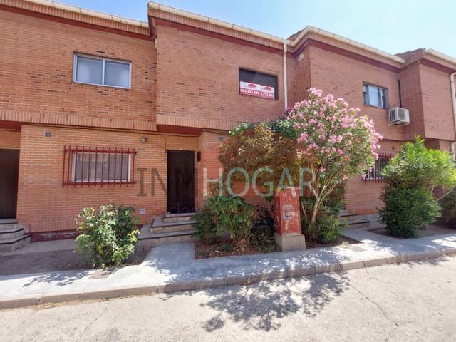 Casa adosada en Venta en Palacios de Goda