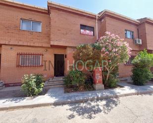 Exterior view of Single-family semi-detached for sale in Palacios de Goda  with Terrace and Balcony