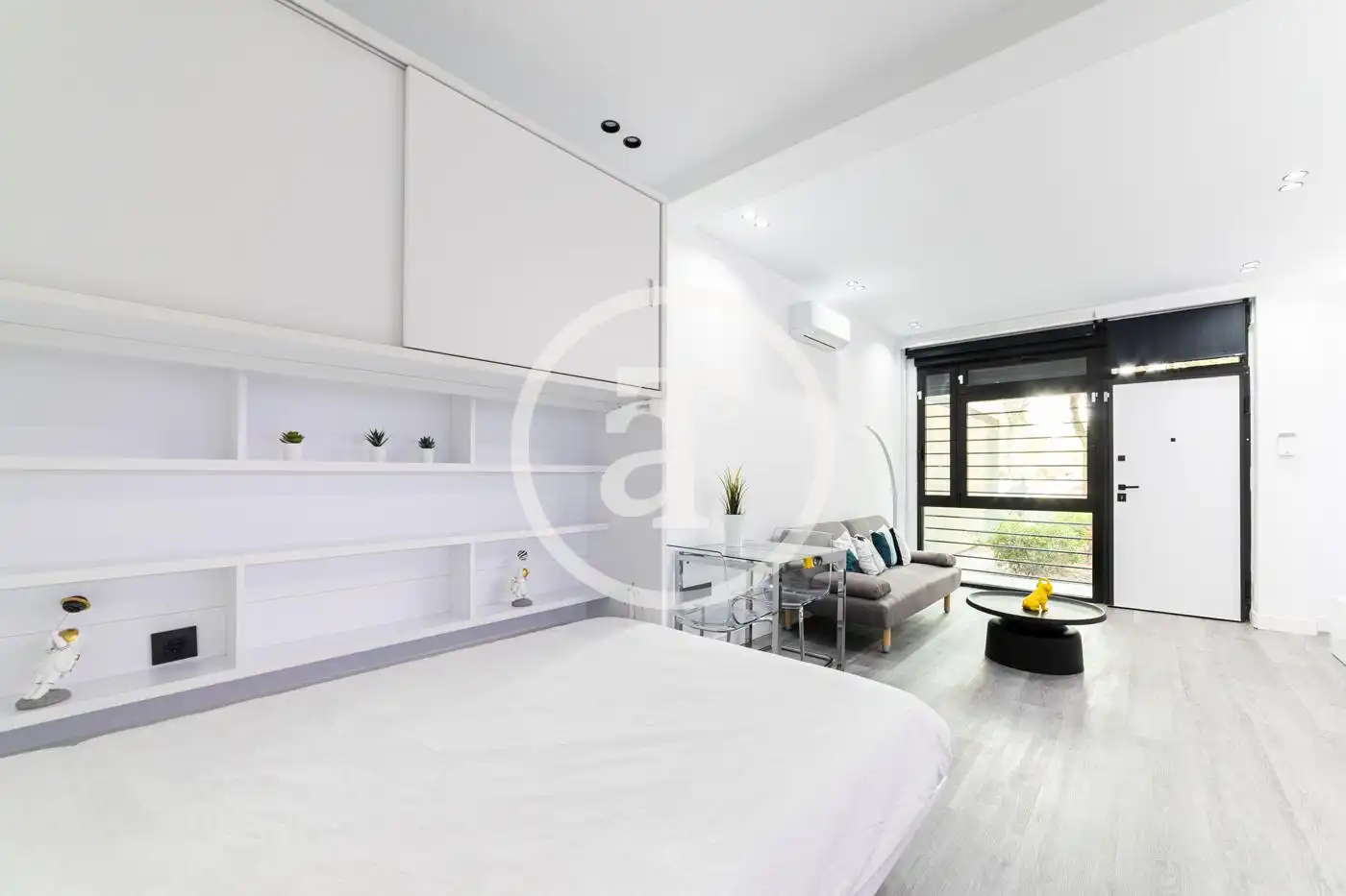 Estudio de alquiler en Calle de la Duquesa de Parcent, Lucero