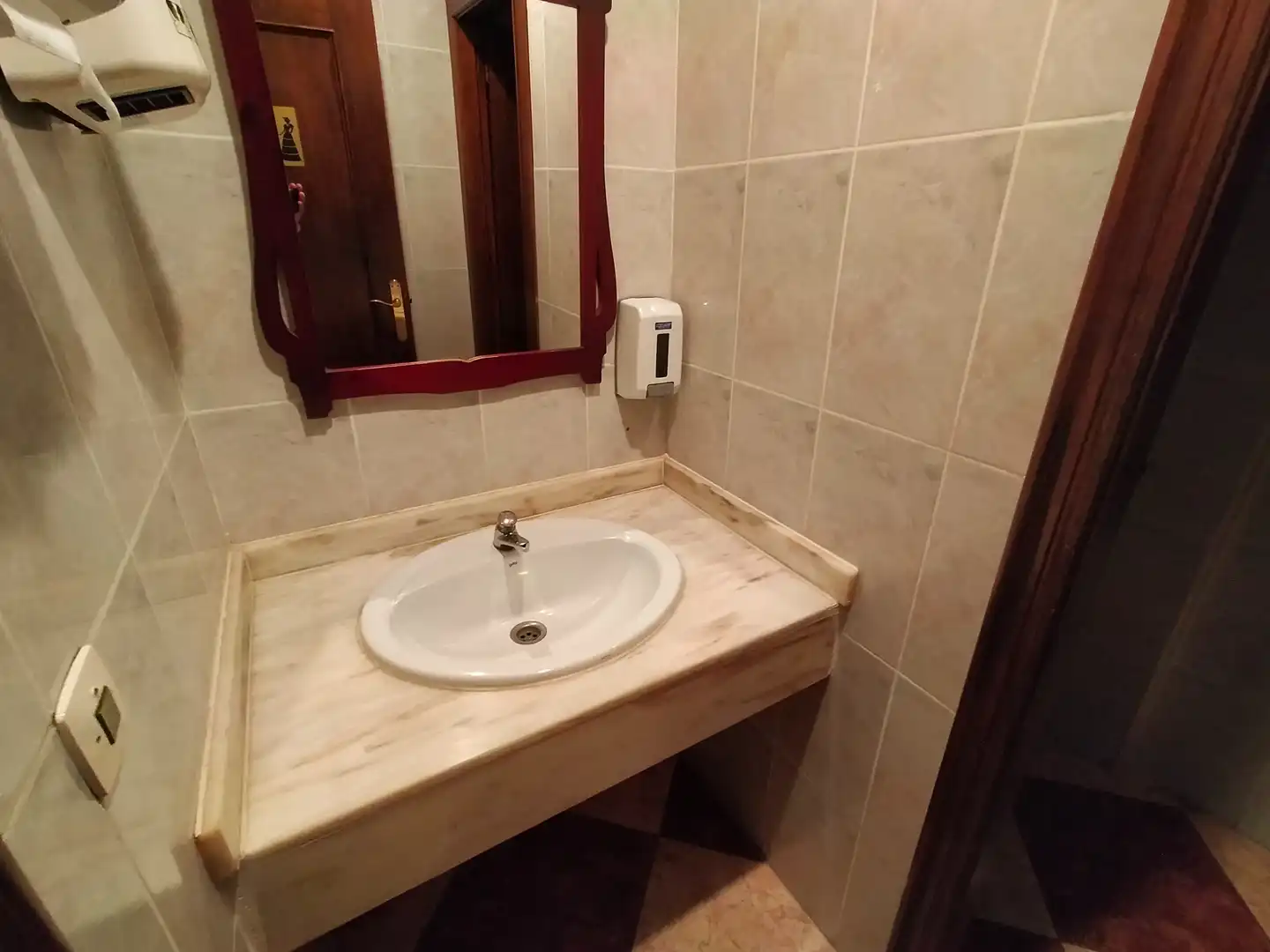 Baño de Local de alquiler en Gandia con Aire acondicionado, Parquet y Amueblado