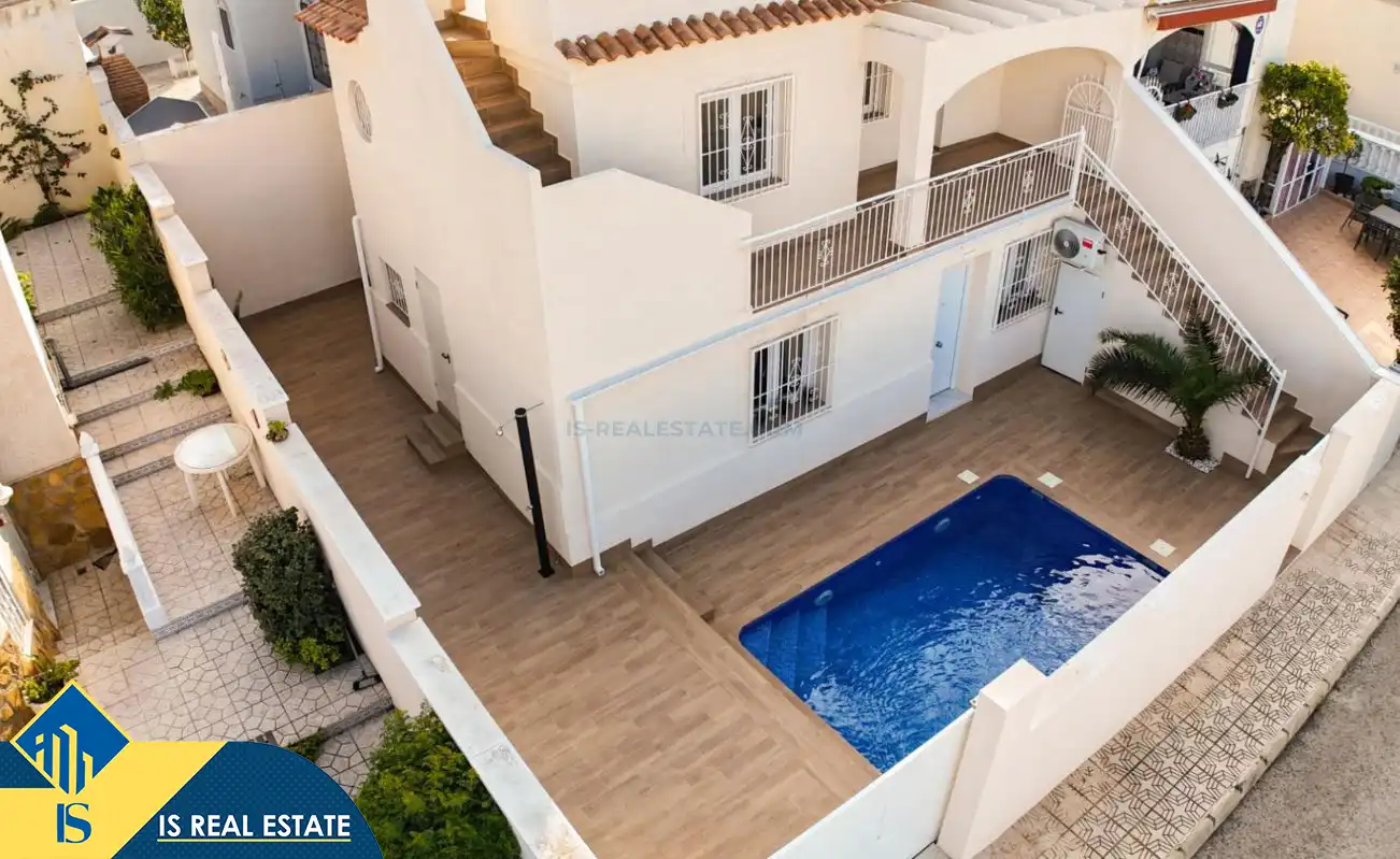 Vista exterior de Casa o chalet en venta en Torrevieja con Aire acondicionado, Calefacción y Jardín privado