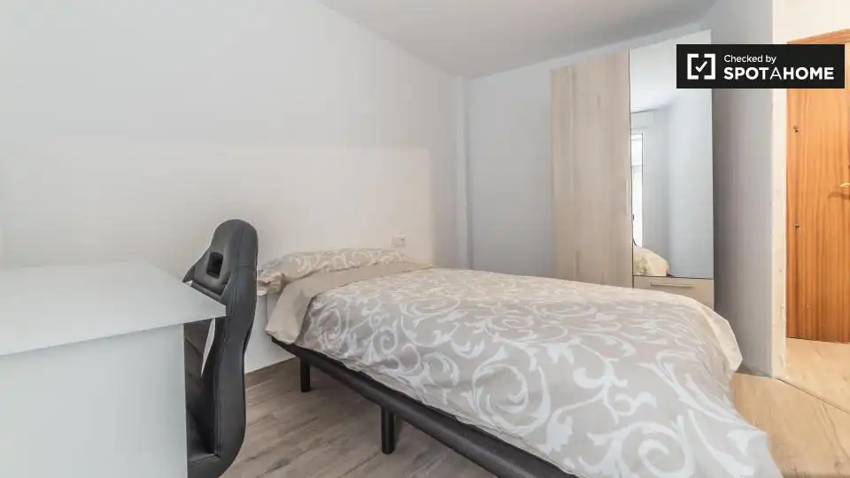 Habitación en Trinitat