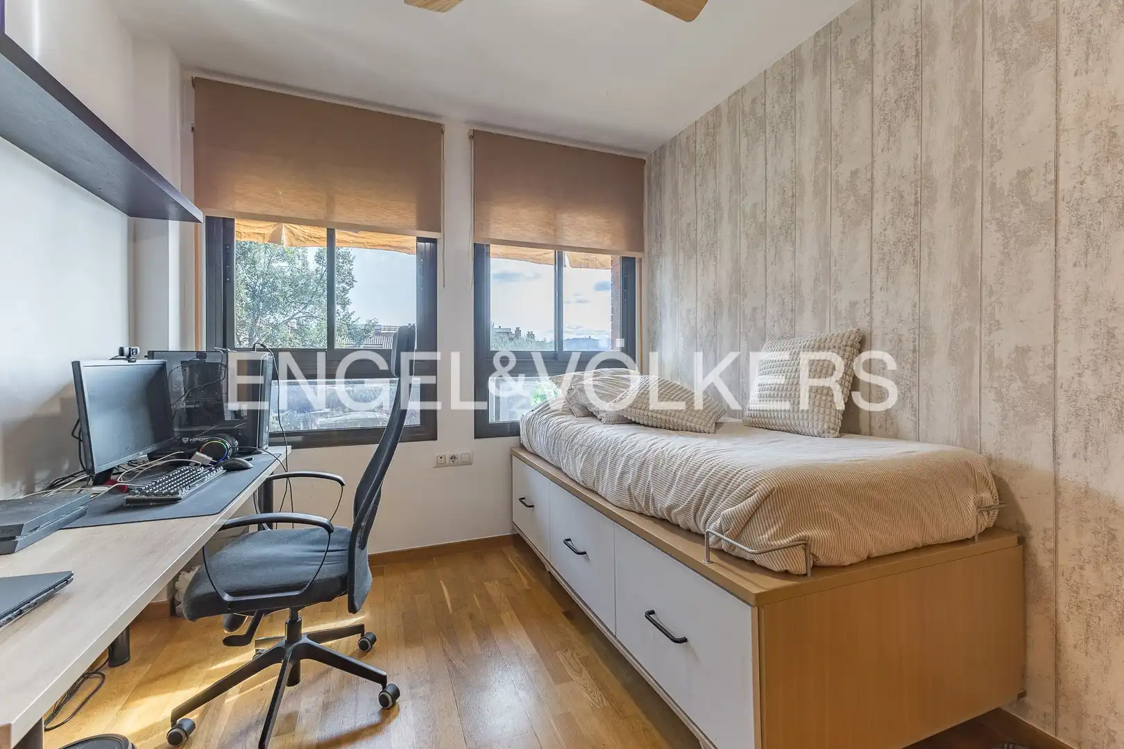 Schlafzimmer von Wohnung zum Verkauf in Sant Cugat del Vallès mit Klimaanlage, Heizung und Parkett