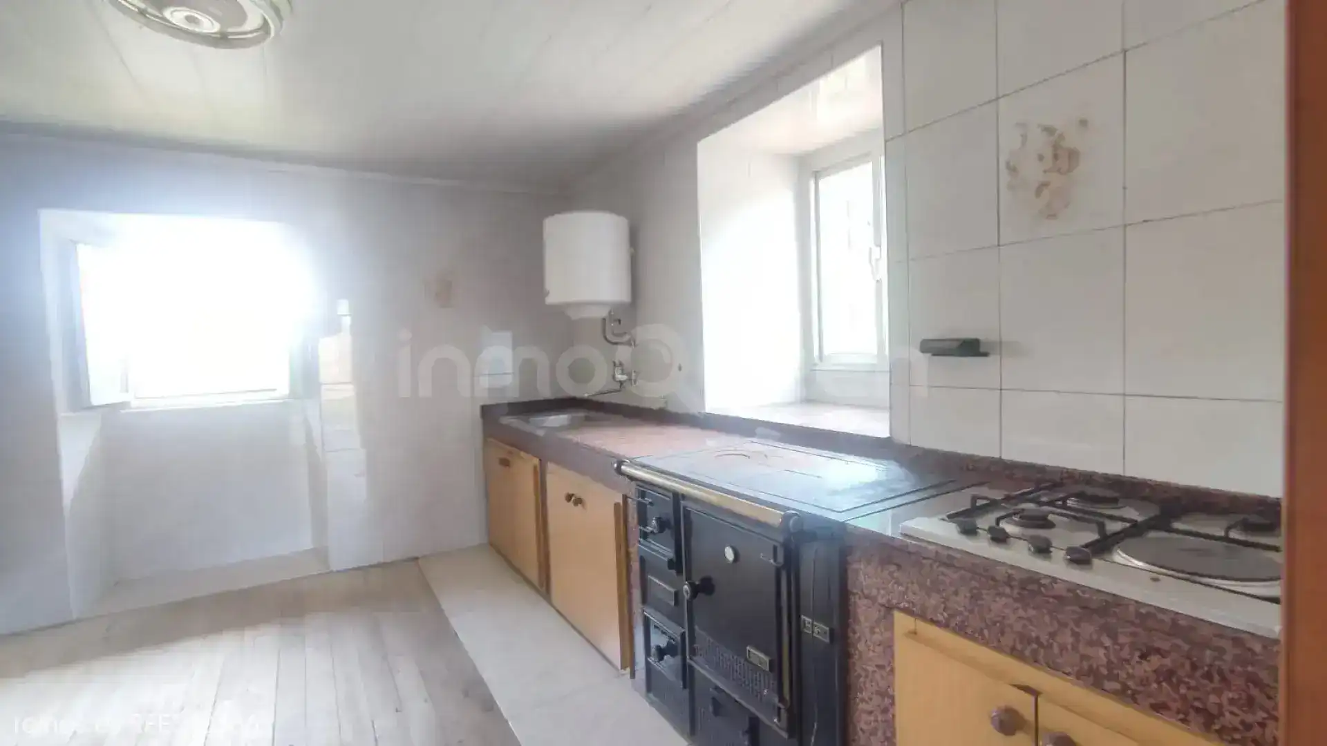 Cuina de Casa o xalet en venda en Grado amb Calefacció, Jardí privat i Terrassa