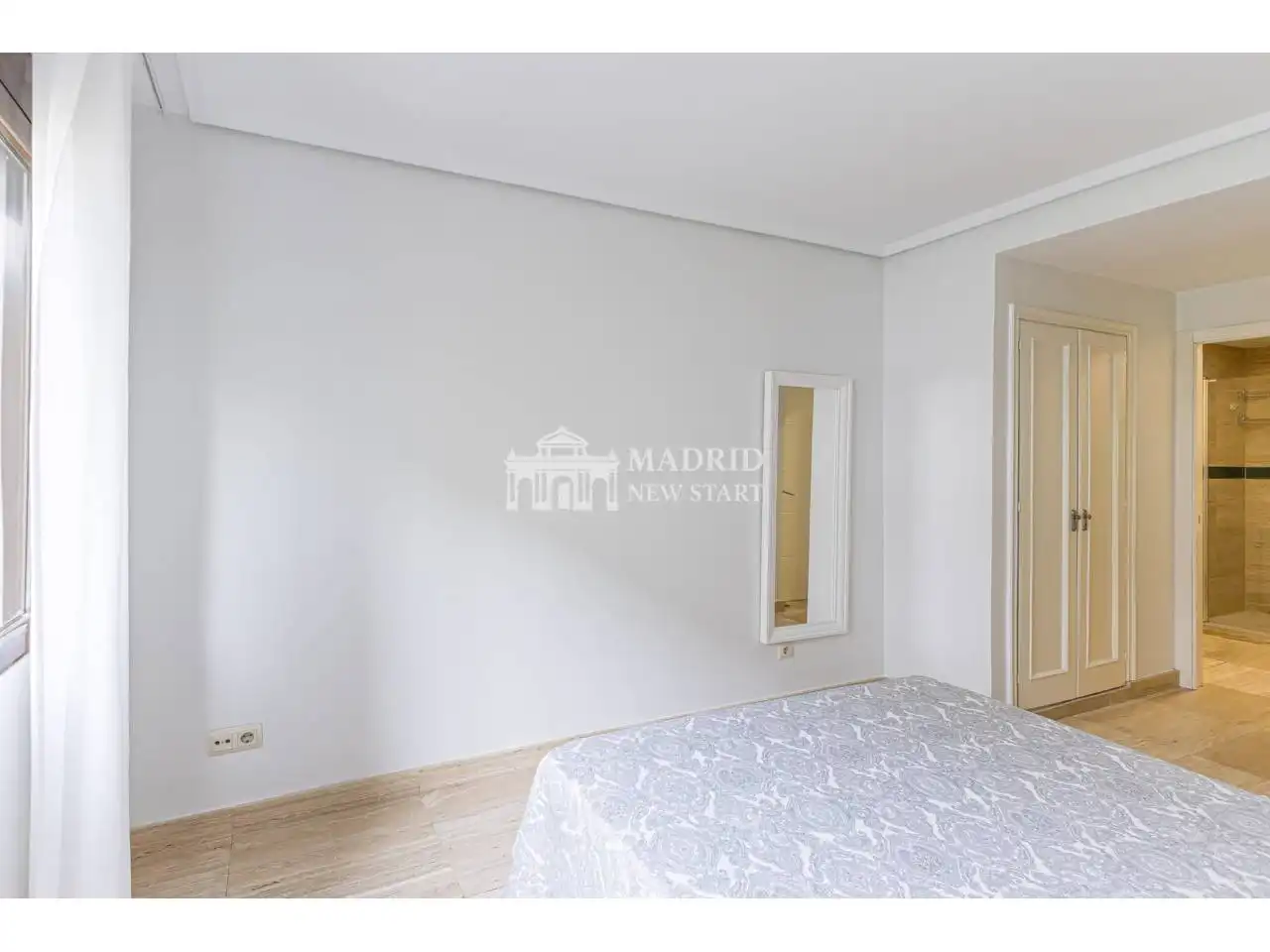 Bedroom of Flat for rent in Madrid  with Air Conditioner, Heating and Furnished