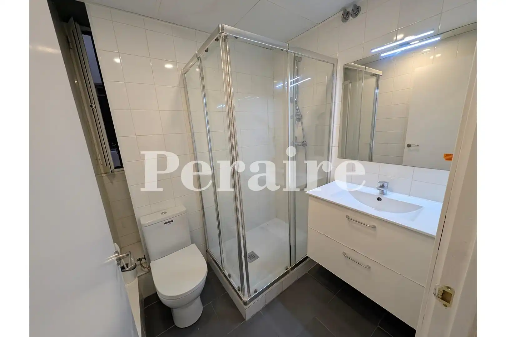 Flat with terrace to rent in Calle Rocafort 80, imagen 4