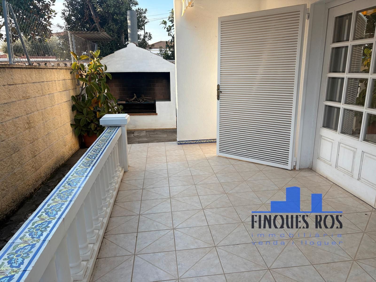 Exterior view of House or chalet for sale in Vinaròs  with Air Conditioner, Private garden and Terrace
