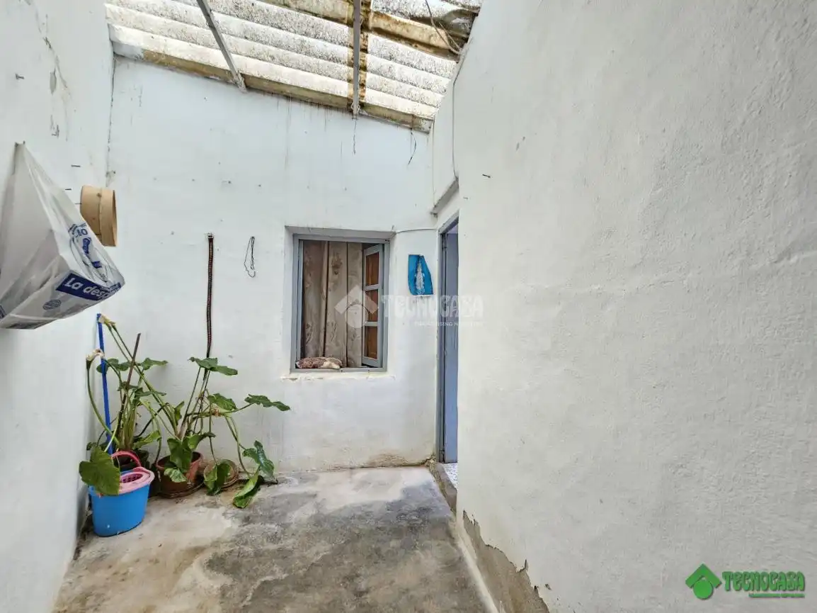 Casa adosada en venda en Balazote