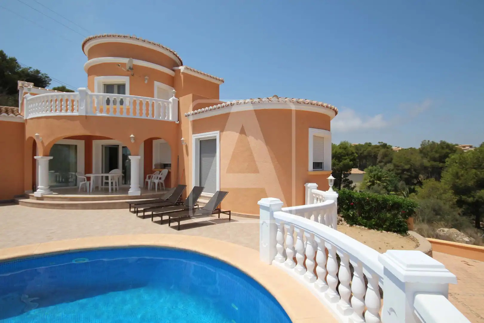 Vista exterior de Casa o xalet en venda en Jávea / Xàbia amb Calefacció, Jardí privat i Terrassa