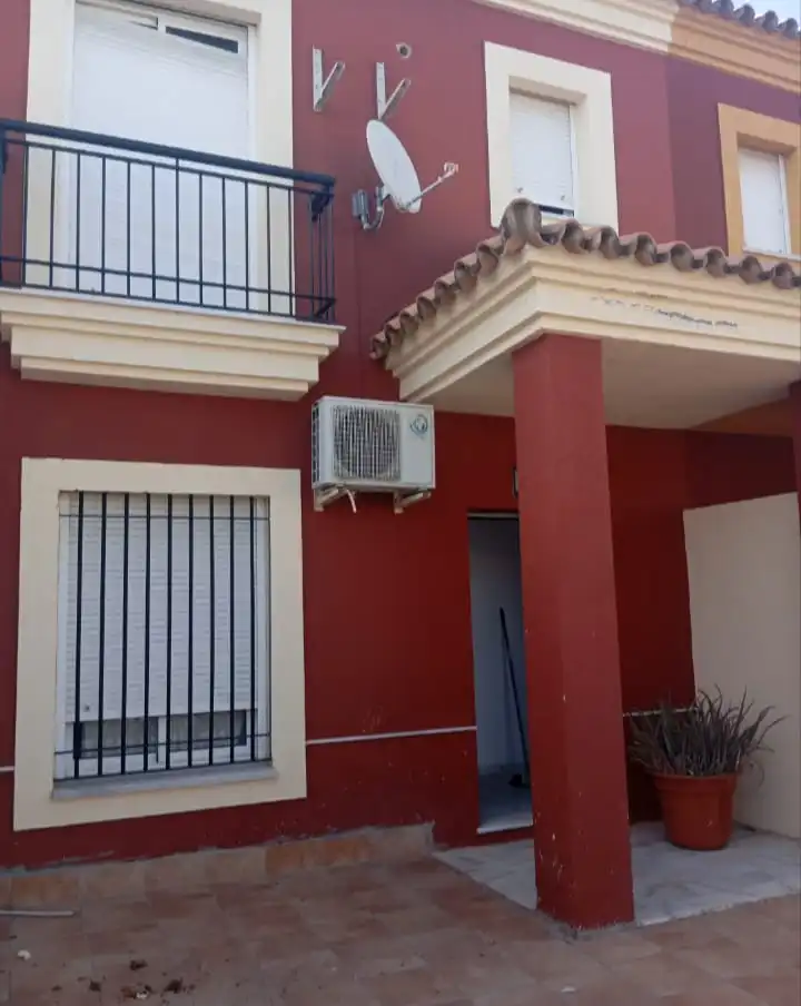 Exterior view of Detached homes for rent in Pilas  with Air Conditioner, Terrace and Washing machine