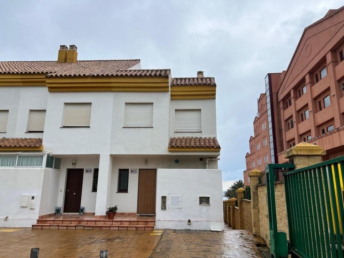 Exterior view of Single-family semi-detached for sale in Manilva  with Private garden, Terrace and Balcony