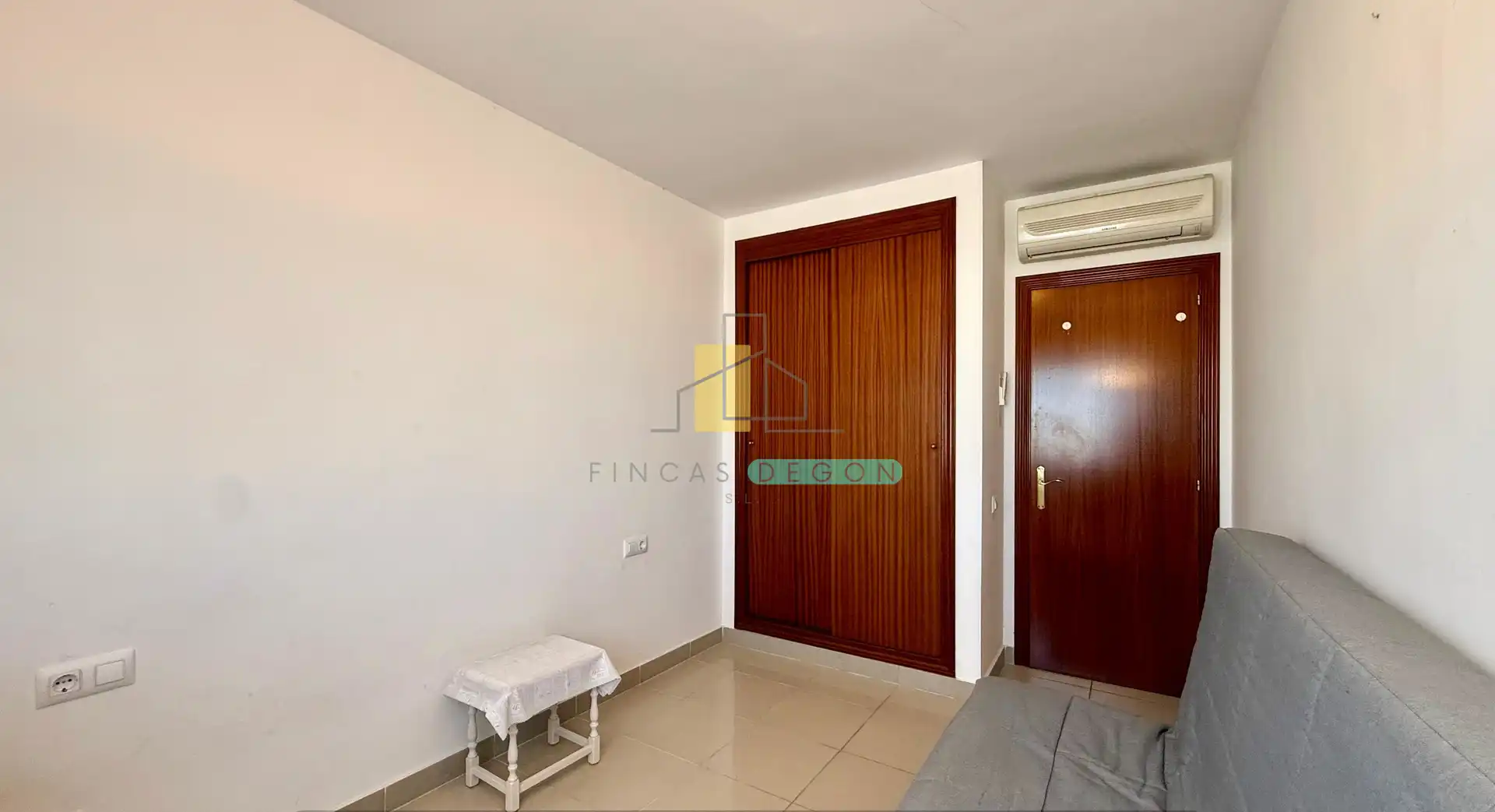 Habitación de Apartamento en venta en Empuriabrava con Calefacción, Terraza y Amueblado