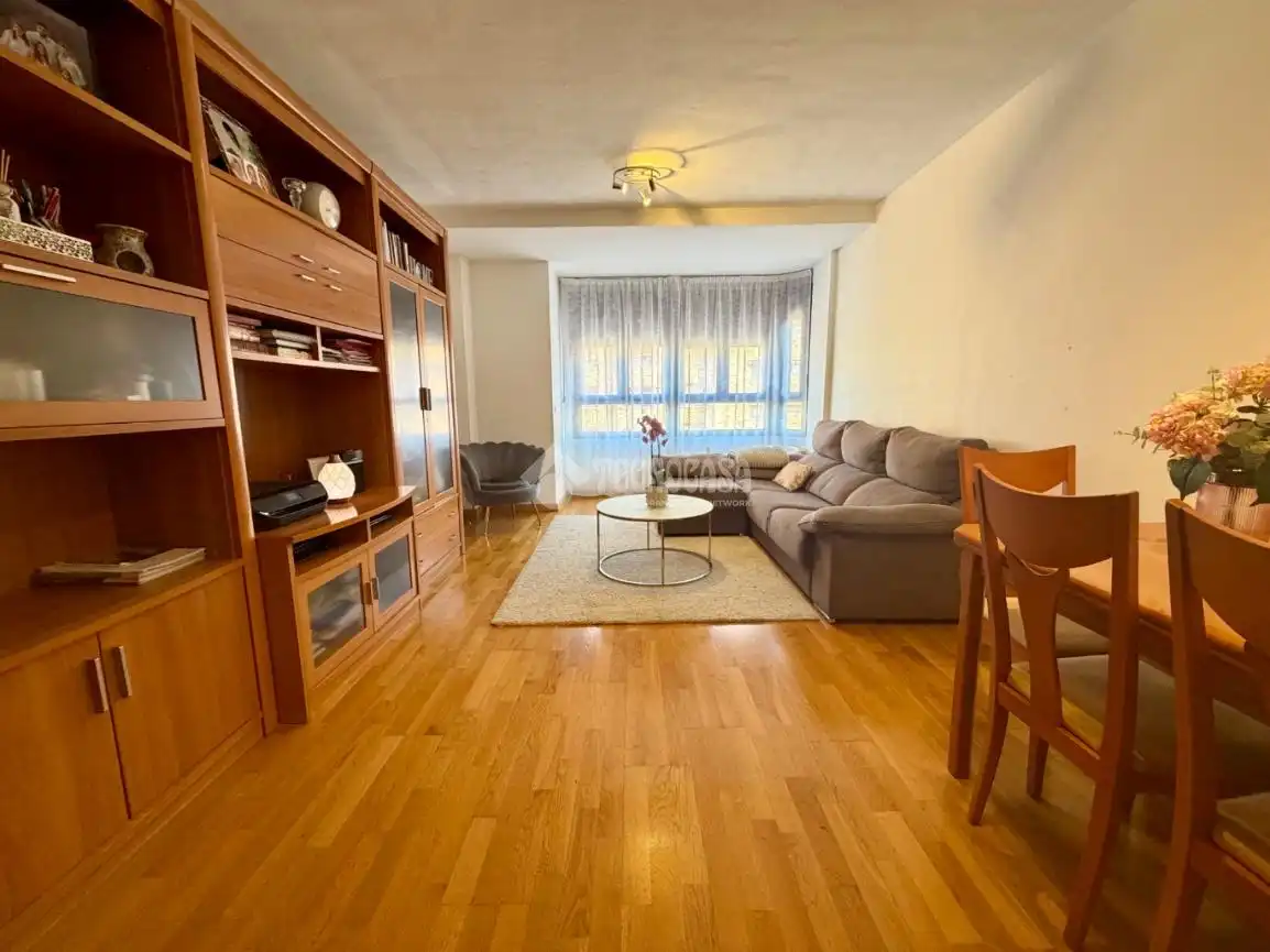 Living room of Flat for sale in Arganda del Rey  with Heating, Parquet flooring and Storage room