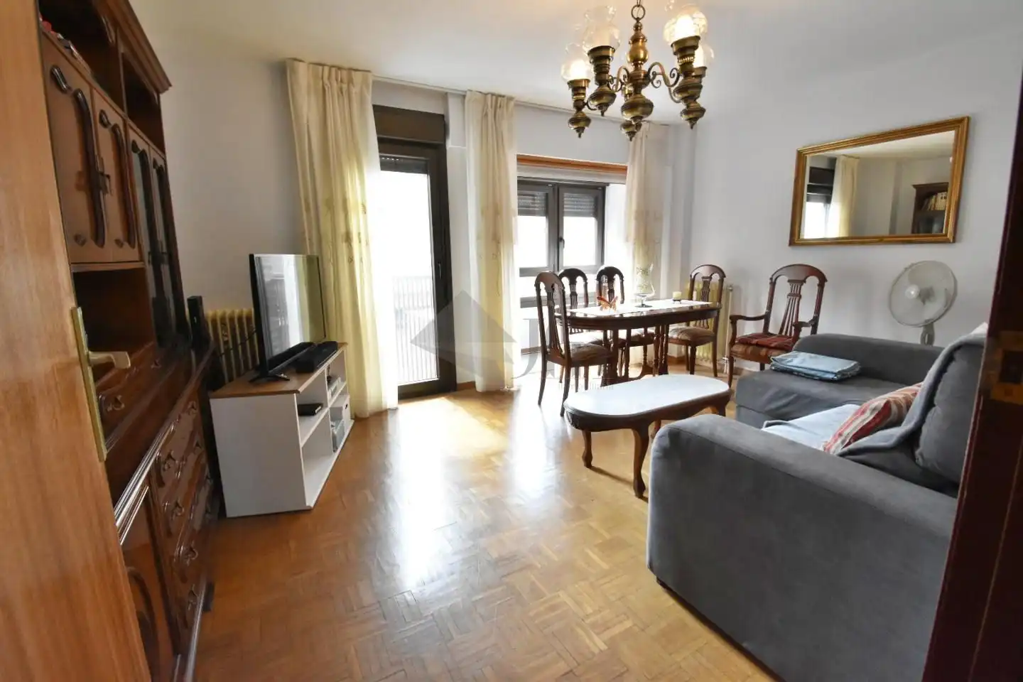 Sala d'estar de Pis en venda en Olmedo amb Calefacció, Parquet i Terrassa