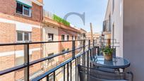 Exterior view of Flat for sale in  Barcelona Capital  with Air Conditioner and Balcony