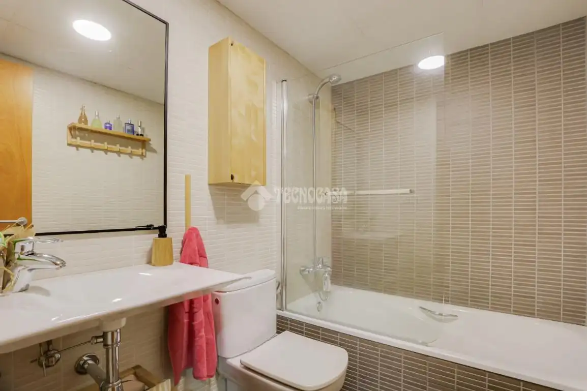 Bathroom of Flat for sale in Ripollet  with Air Conditioner, Terrace and Balcony