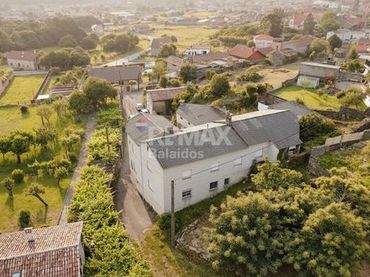 Casa amb jardí en venda a Lugar Castro