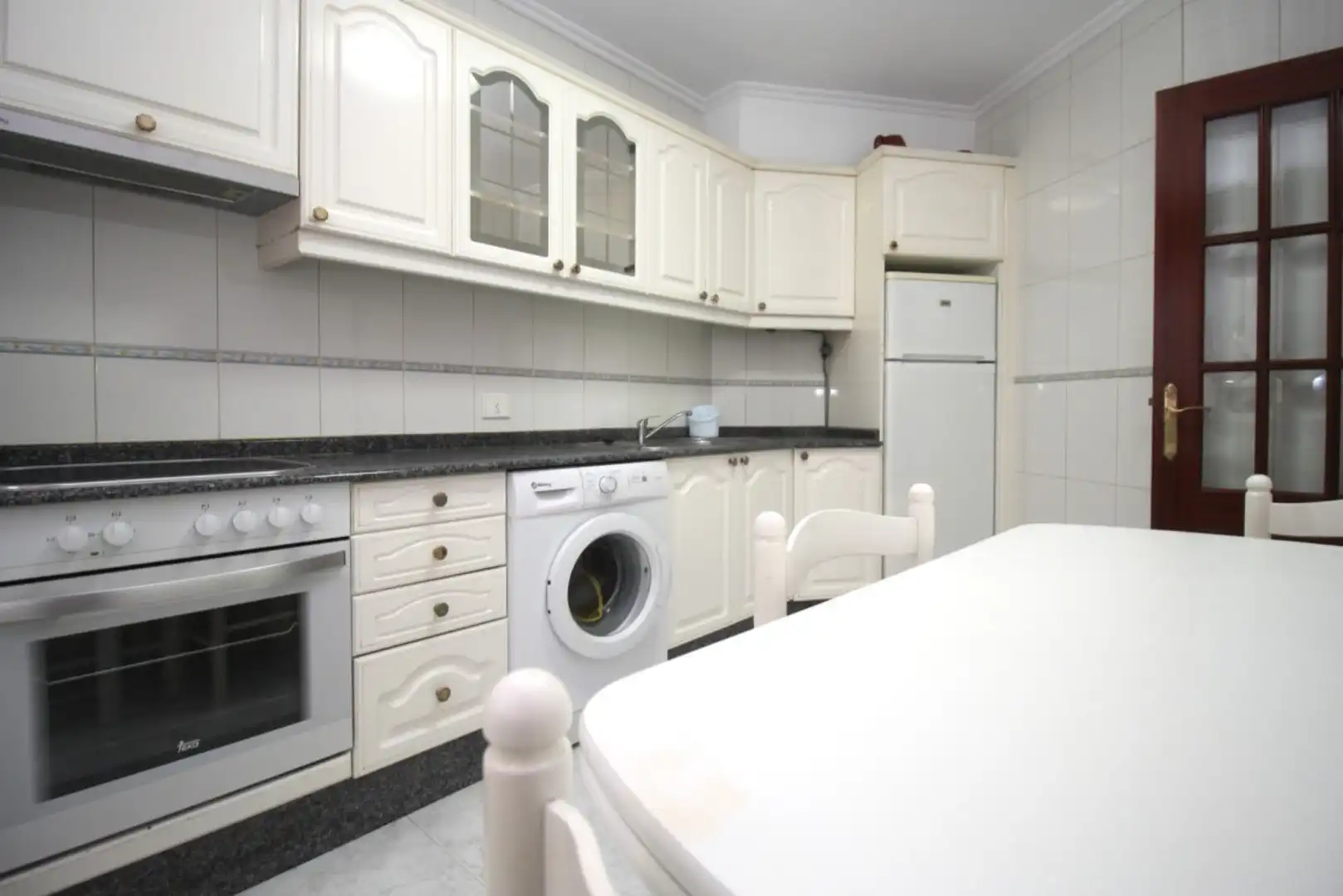 Kitchen of Flat for rent in Betanzos  with Parquet flooring, Storage room and Furnished