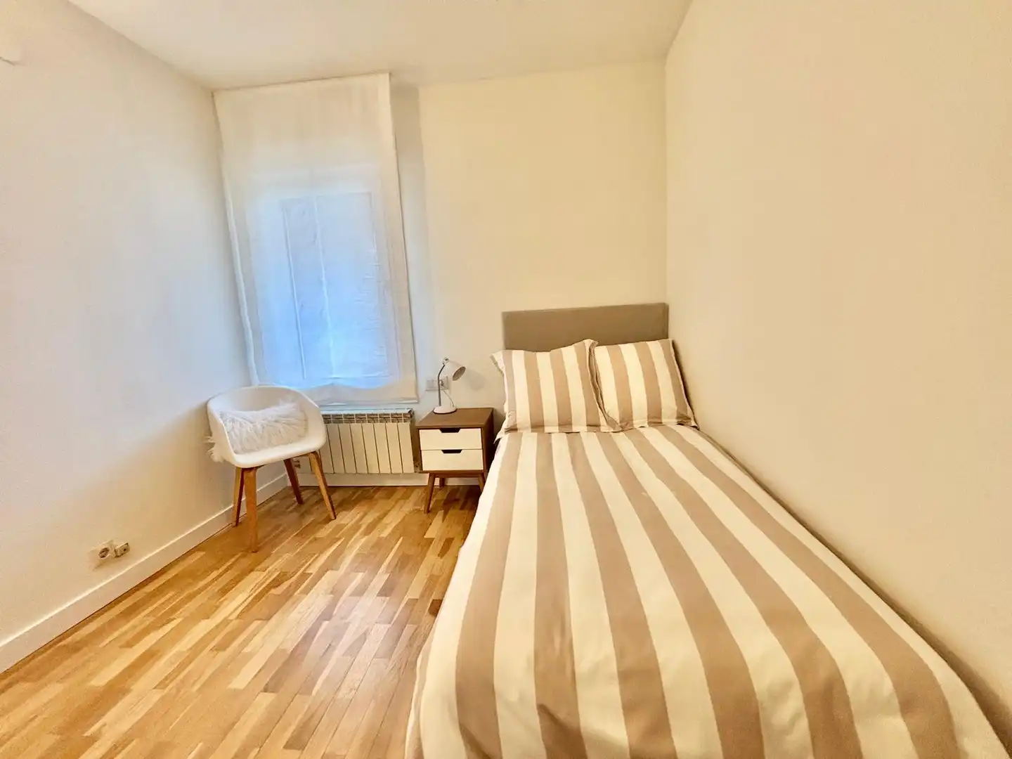 Bedroom of Flat for rent in  Pamplona / Iruña  with Heating, Parquet flooring and Terrace