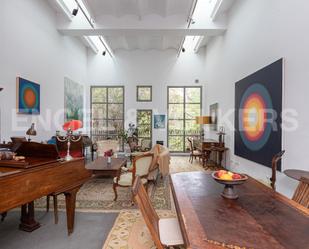Sala d'estar de Casa o xalet en venda en  Barcelona Capital amb Calefacció, Jardí privat i Parquet